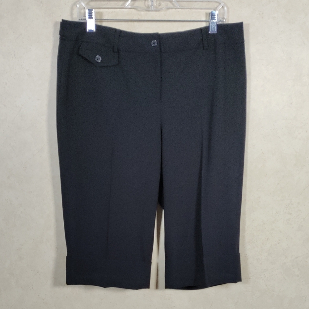 6096 Nygard black cuffed Bermuda shorts 12 Petite
